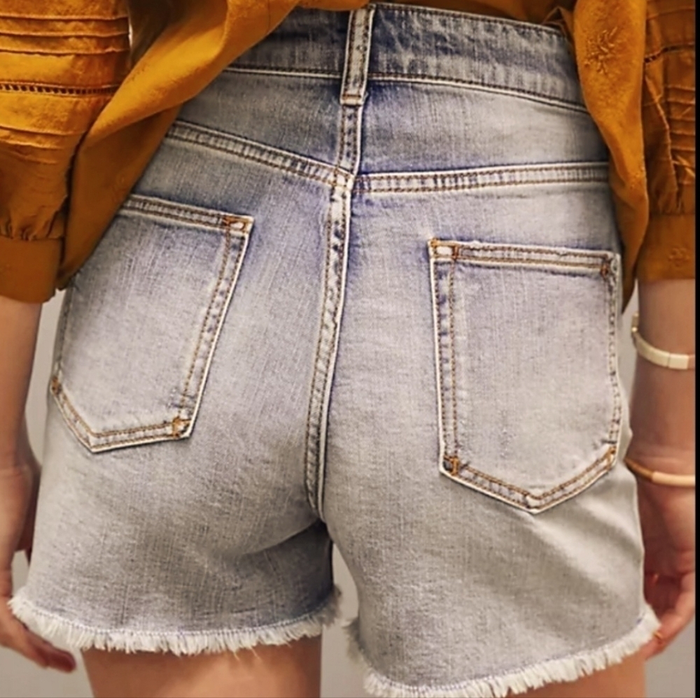 Anthropologie Pilcro Light Wash High Rise Cut Off Denim Shorts 26